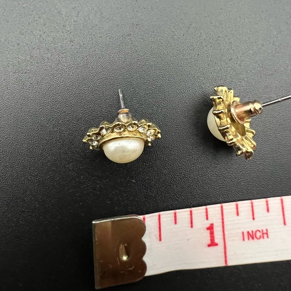 GOLD TONE AND RHINESTONE FAUX PEARL EARRINGS - Picture 3 of 3